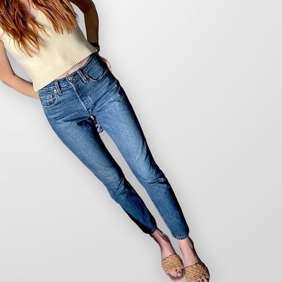 Levi’s Classic Wedgie Fit Jeans - High rise - Medium Wash - Picture 3 of 9